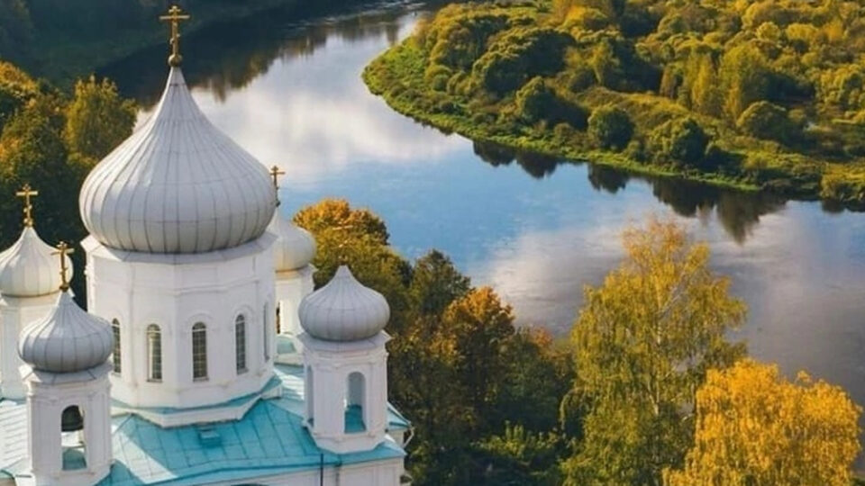 Под сенью святынь